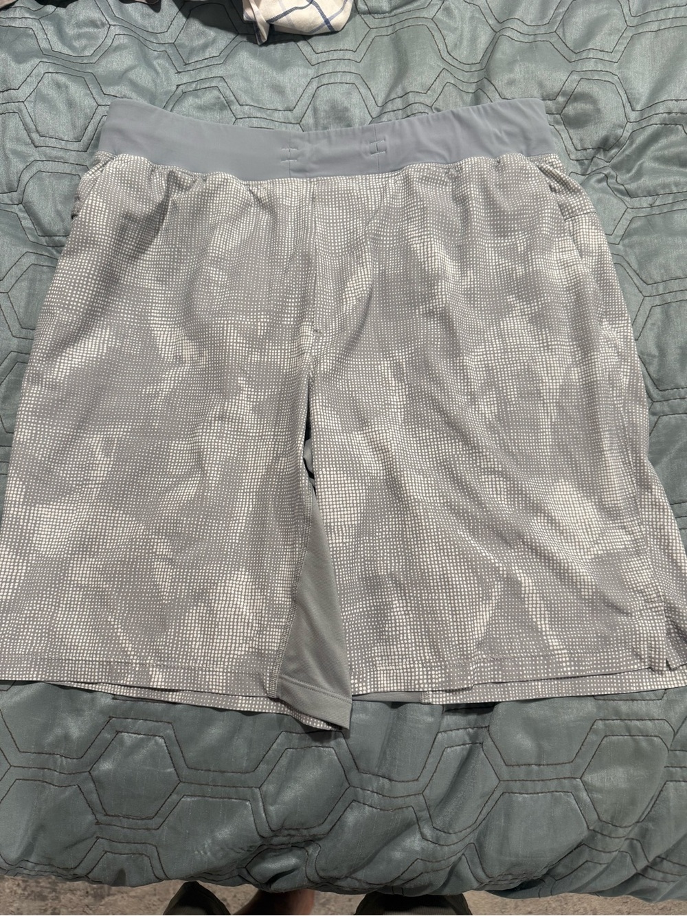 Lululemon Shorts Mens L Gray THE Linerless Running Athletic Drawstring Gym